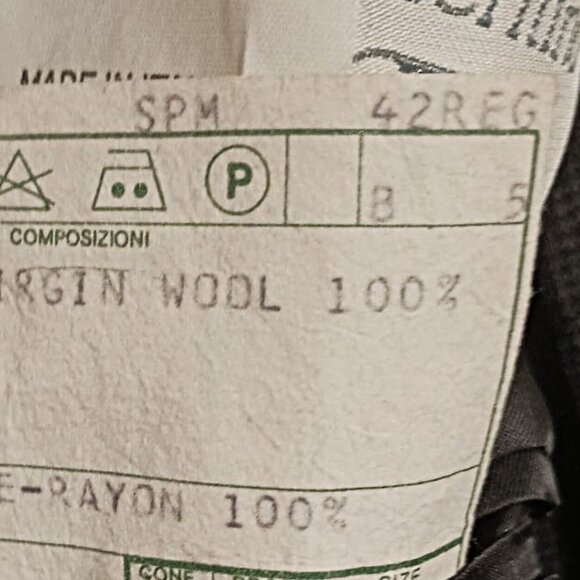 Valentino Uomo Men 2 Peice Gray Suit     42R - Picture 9 of 16